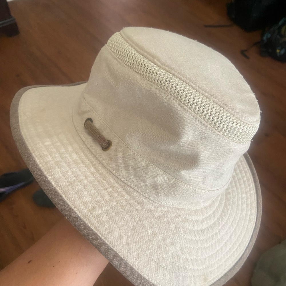 Tilley hat 7 1/8